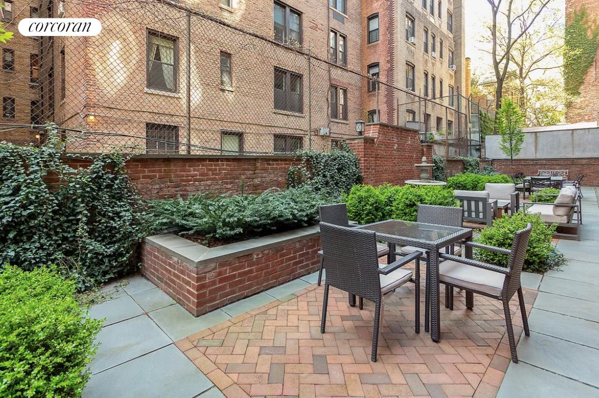 18 West 70th Street, Unit 8C Manhattan, NY 10023 - Photo 15 of 26 a view of an outdoor sitting space