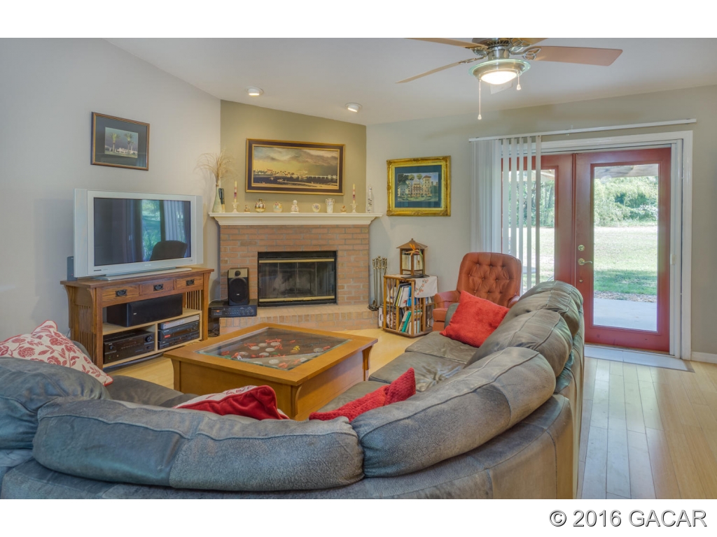 719 Southwest Mapleton Street Fort White, FL 32038 - Photo 12 of 23 Gallery Image 12