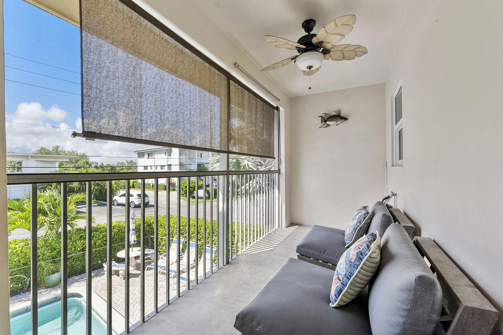 3200 Northeast 10th Street, Unit 7 Pompano Beach, FL 33062 - Photo 7 of 27 a living room with furniture