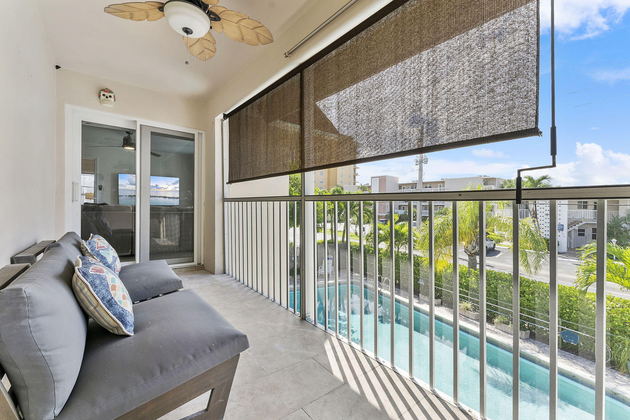 3200 Northeast 10th Street, Unit 7 Pompano Beach, FL 33062 - Photo 8 of 27 a living room with furniture