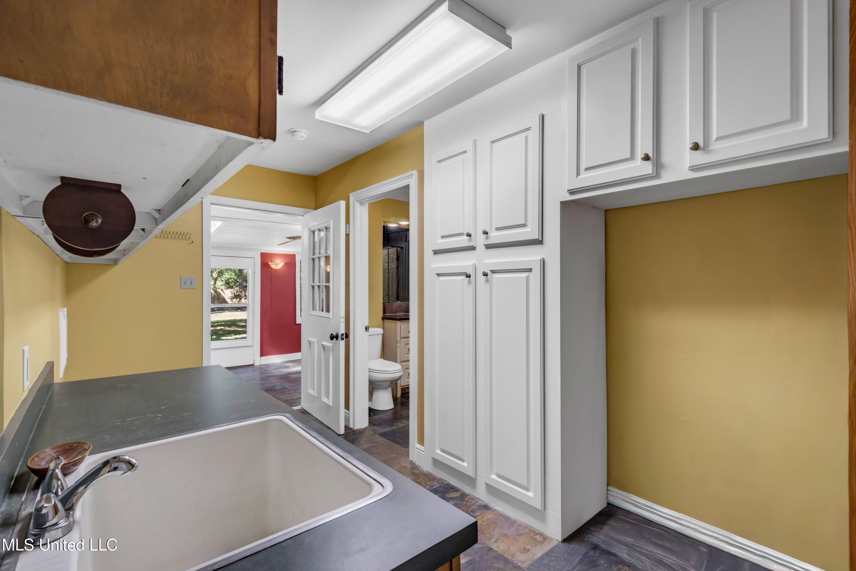 12529 Canal Road Gulfport, MS 39503 - Photo 21 of 32 Laundry Room Downstairs