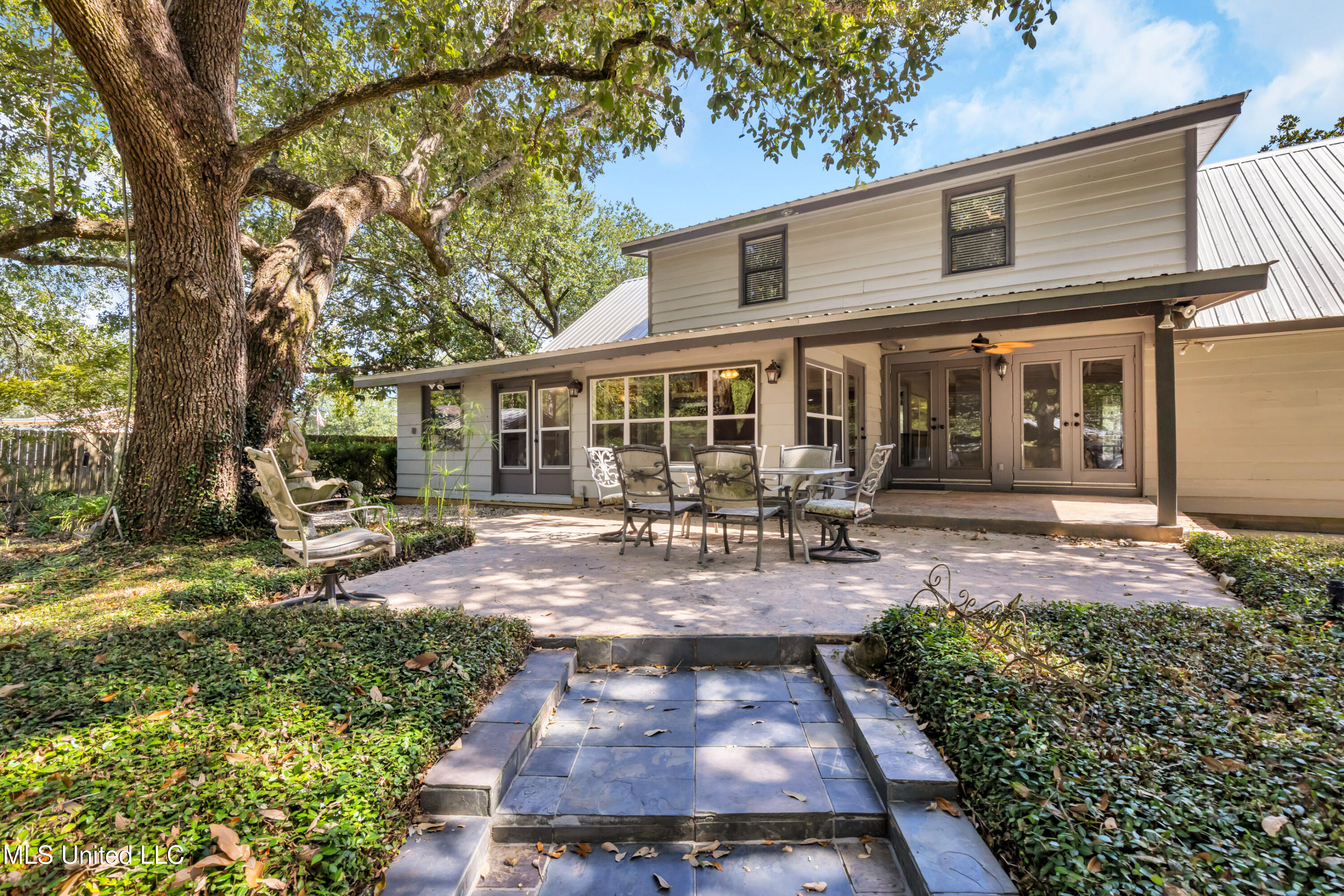 12529 Canal Road Gulfport, MS 39503 - Photo 27 of 32 Back Patio