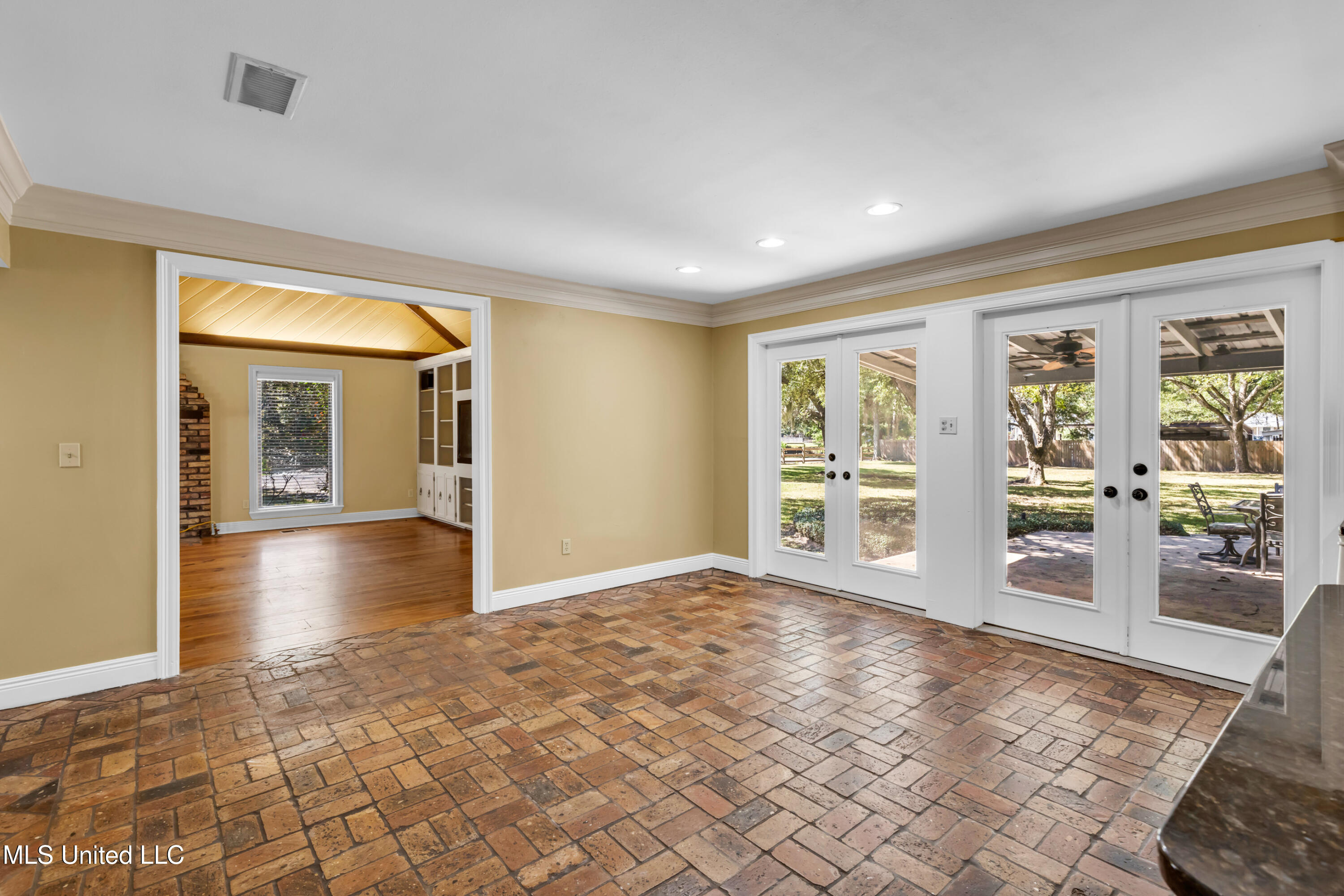 12529 Canal Road Gulfport, MS 39503 - Photo 10 of 32 Dining Room