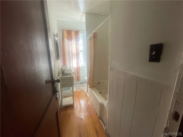 $94,800 | 1737 Whitney Avenue, Niagara Falls, NY 14301