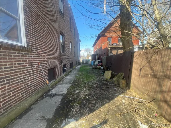 $94,800 | 1737 Whitney Avenue, Niagara Falls, NY 14301