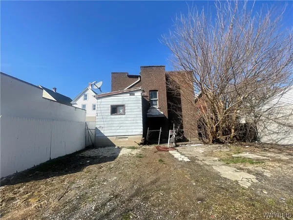 $94,800 | 1737 Whitney Avenue, Niagara Falls, NY 14301