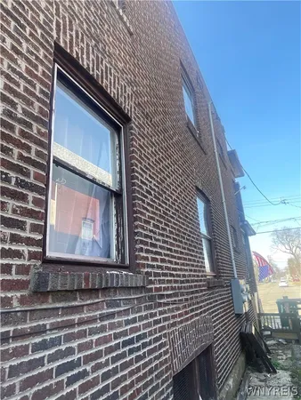$94,800 | 1737 Whitney Avenue, Niagara Falls, NY 14301