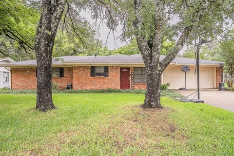 $249,990 | 613 Overlook Drive North, Kerens, TX 75144