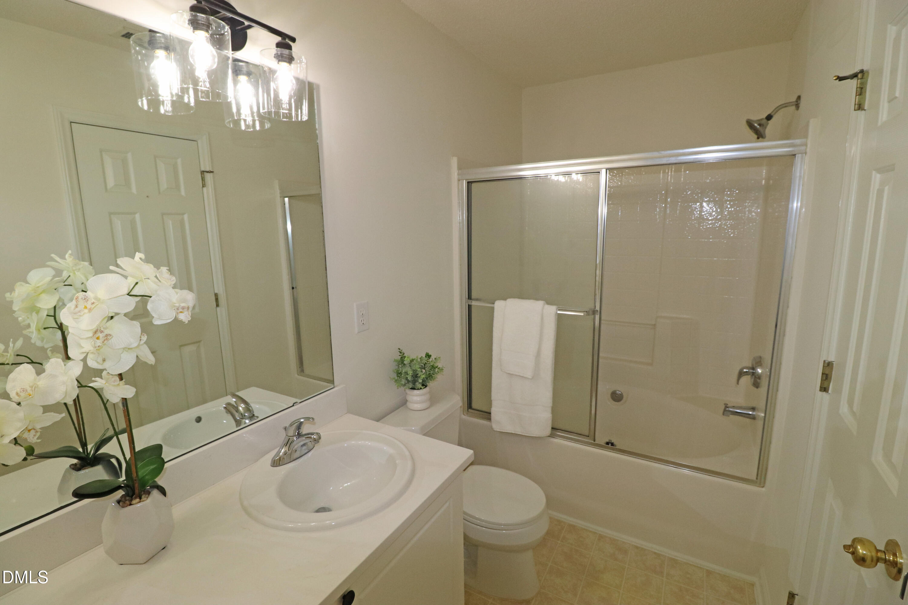 2332 Persimmon Ridge Drive Raleigh, NC 27604 - Photo 20 of 45 Garden tub & shower