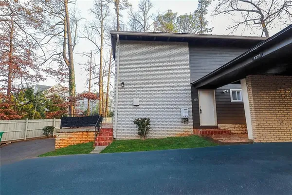 $1,800 | 1277 Goodwin Road Northeast, Unit 1271, Atlanta, GA 30324