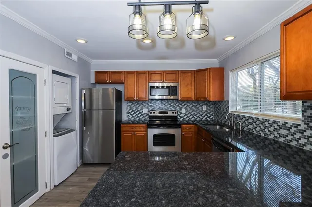 $1,900 | 1277 Goodwin Road Northeast, Unit 1271, Atlanta, GA 30324