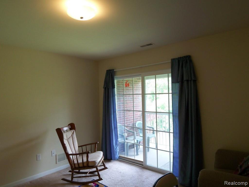 33580 Utica Road Fraser, MI 48026 - Photo 11 of 44 100_7468.jpg