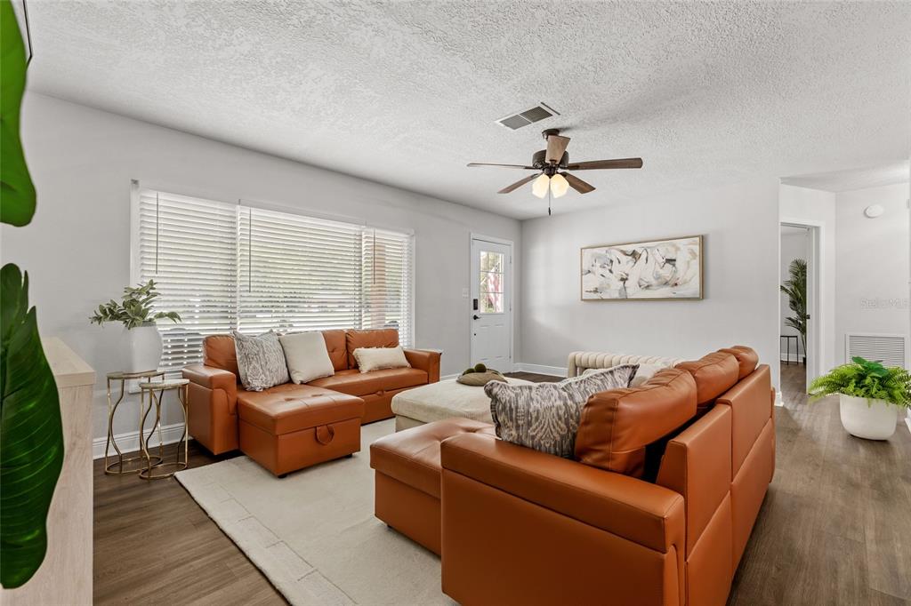 16903 Hanna Road Lutz, FL 33549 - Photo 10 of 73 Gallery Image 10