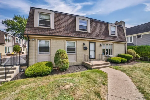 $2,400 | 32 Bernhardt Drive, Unit 10, Amherst, NY 14226