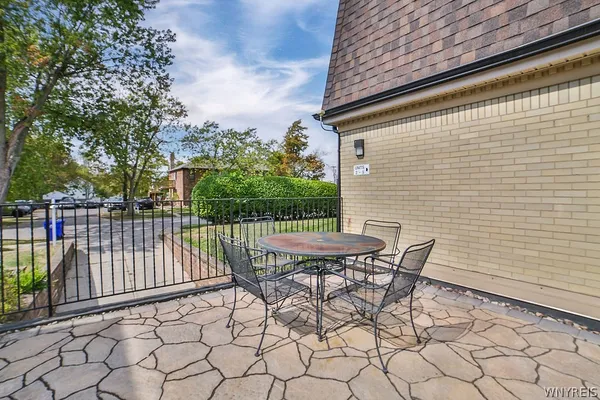 $2,400 | 32 Bernhardt Drive, Unit 10, Amherst, NY 14226