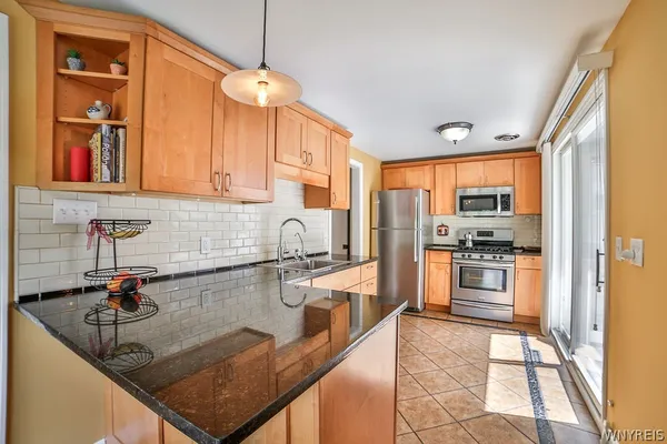 $2,400 | 32 Bernhardt Drive, Unit 10, Amherst, NY 14226