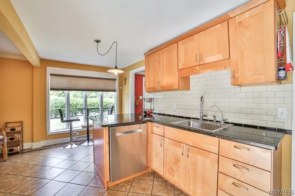 $2,400 | 32 Bernhardt Drive, Unit 10, Amherst, NY 14226