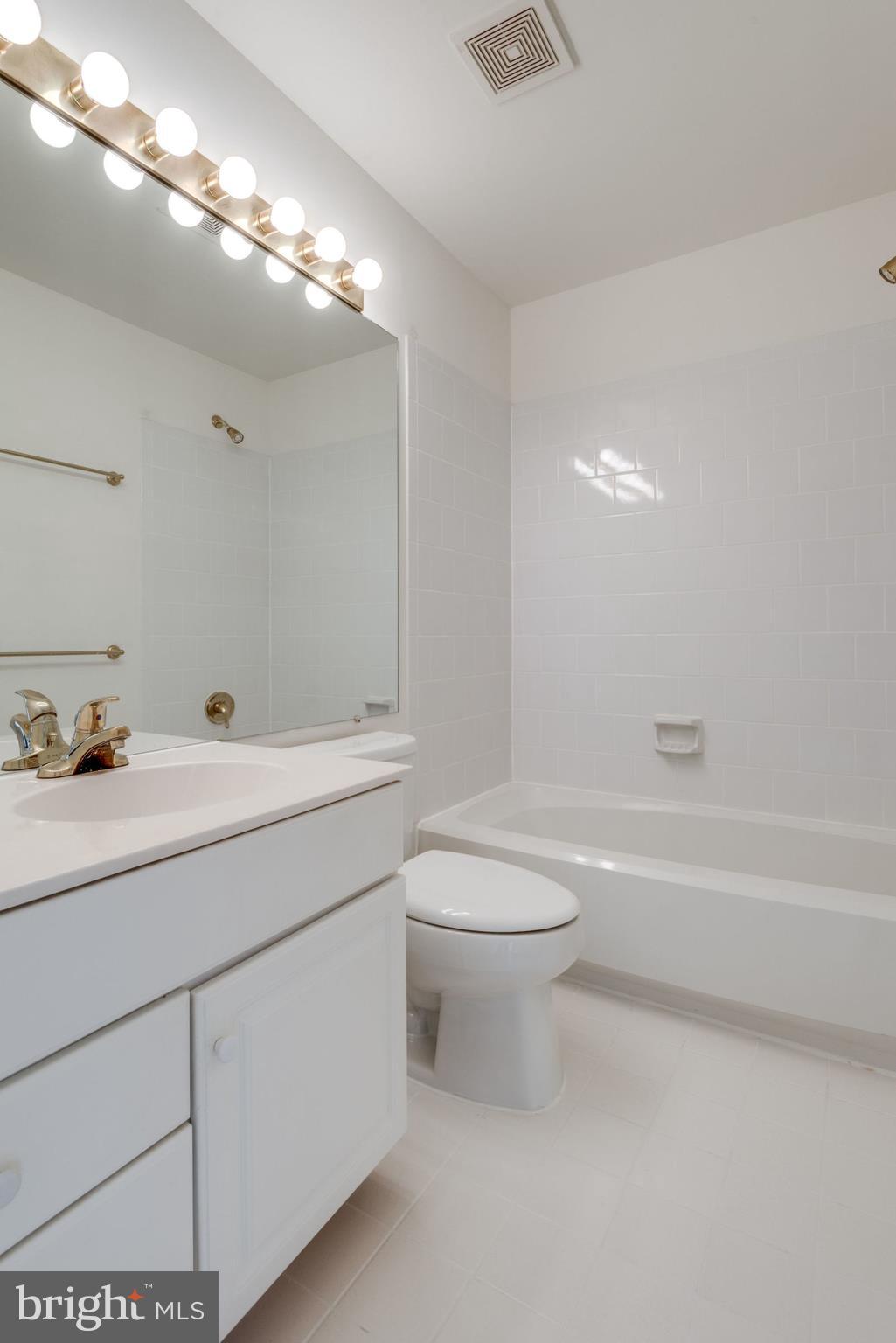 20864 Trinity Square Sterling, VA 20165 - Photo 22 of 42