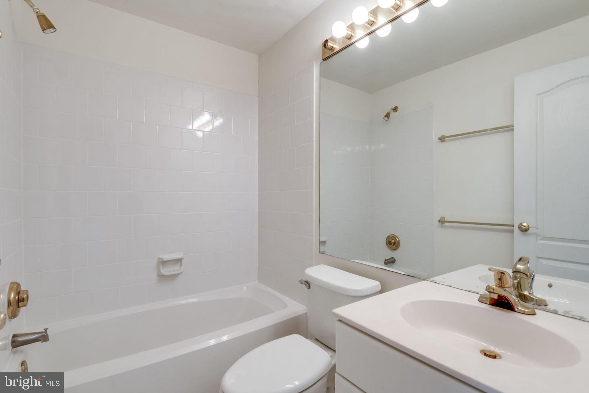 20864 Trinity Square Sterling, VA 20165 - Photo 38 of 42