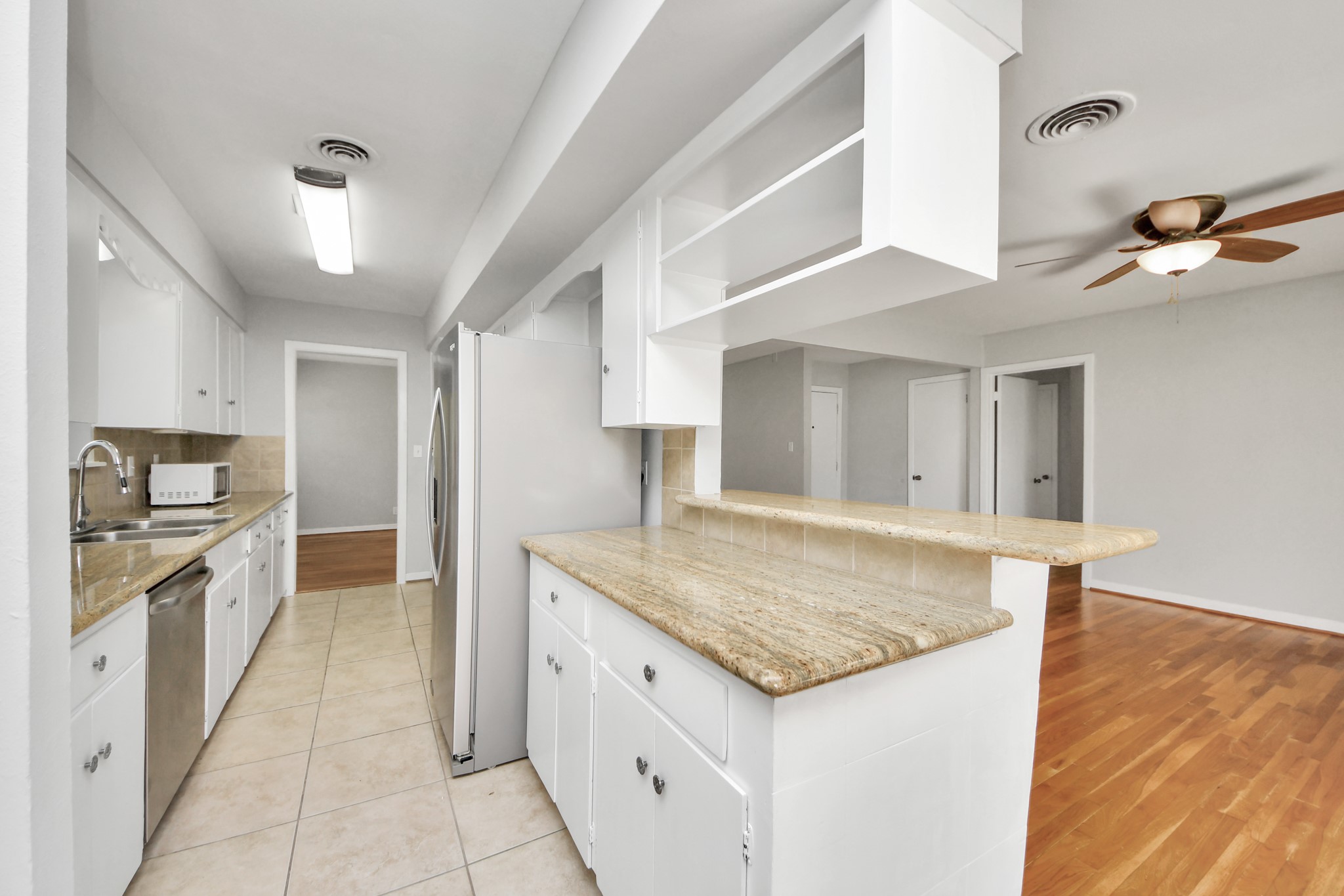 1923 Springrock Lane Houston, TX 77080 - Photo 19 of 46