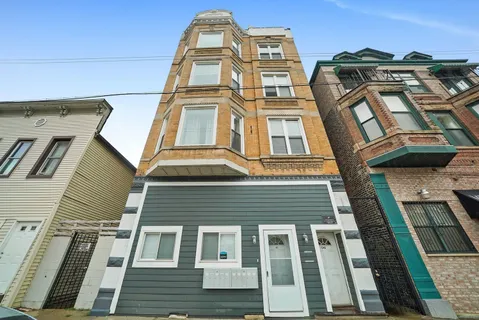 $2,100 | 1946 South Racine Avenue, Unit 2R, Chicago, IL 60608