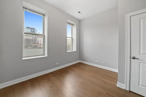 $2,100 | 1946 South Racine Avenue, Unit 2R, Chicago, IL 60608