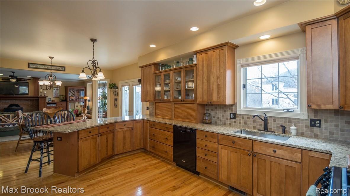 646 East Long Lake Road Troy, MI 48085 - Photo 12 of 55 20_31.jpg