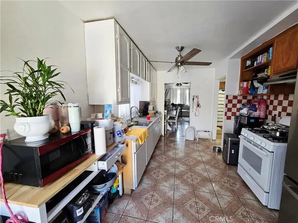 $599,999 | 951 South Kern Avenue, Los Angeles, CA 90022