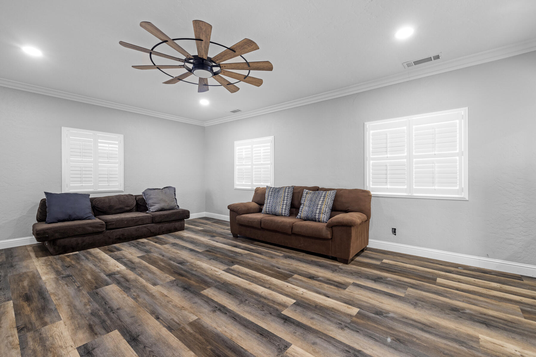 21031 Road 256 Strathmore, CA 93267 - Photo 11 of 55 12 - Livingroom (1)