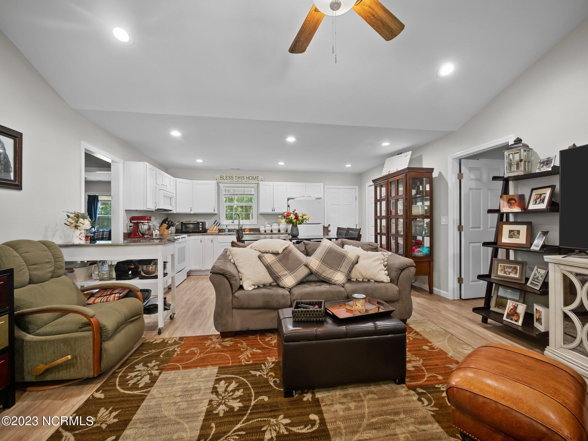 148 Foy Lockamy Road Jacksonville, NC 28540 - Photo 18 of 38 18-web-or-mls-M1B13220