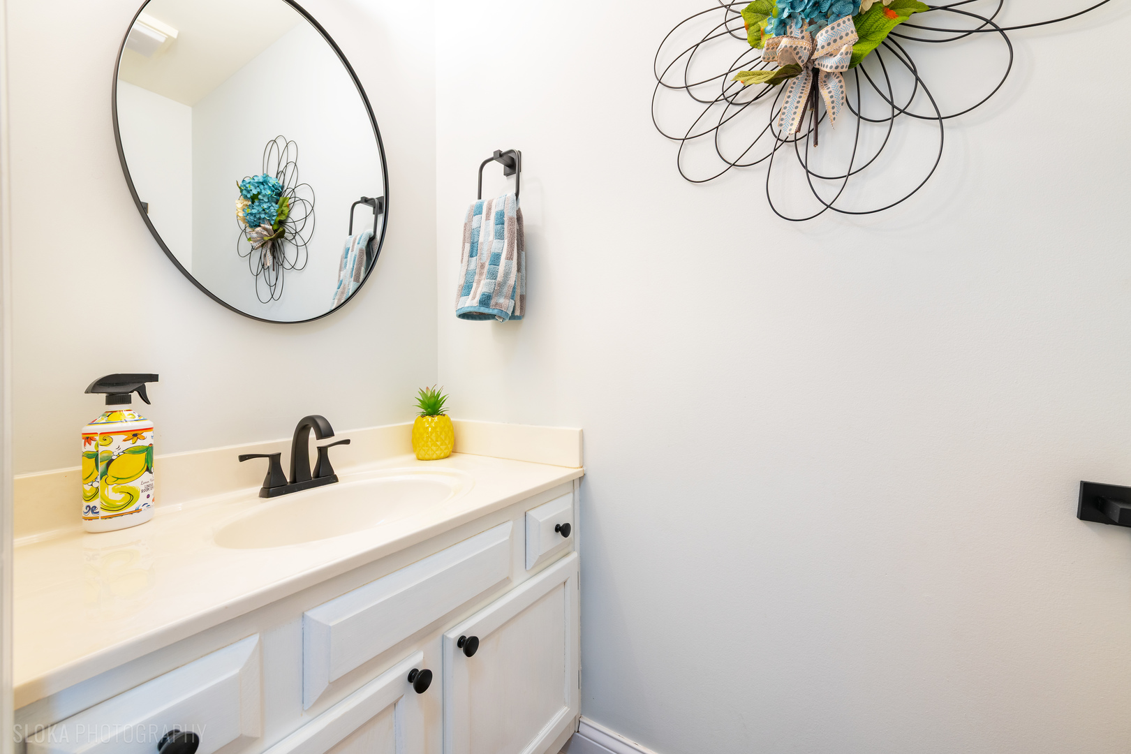 1259 Chickory Ridge Trail Cary, IL 60013 - Photo 13 of 31 a bathroom with a sink and a mirror