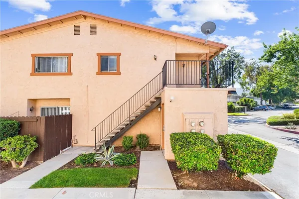 $399,900 | 1382 Vía Santiago, Corona, CA 92882