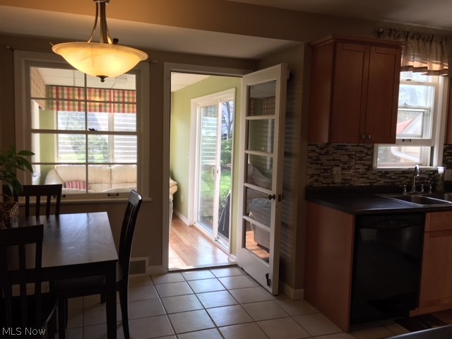 1740 Lyndhurst Road Cleveland, OH 44124 - Photo 6 of 21
