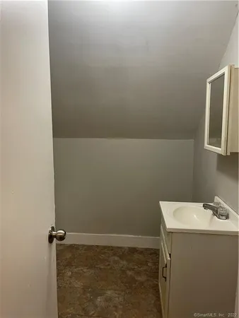 $1,900 | 129 Union Street, Vernon, CT 06066