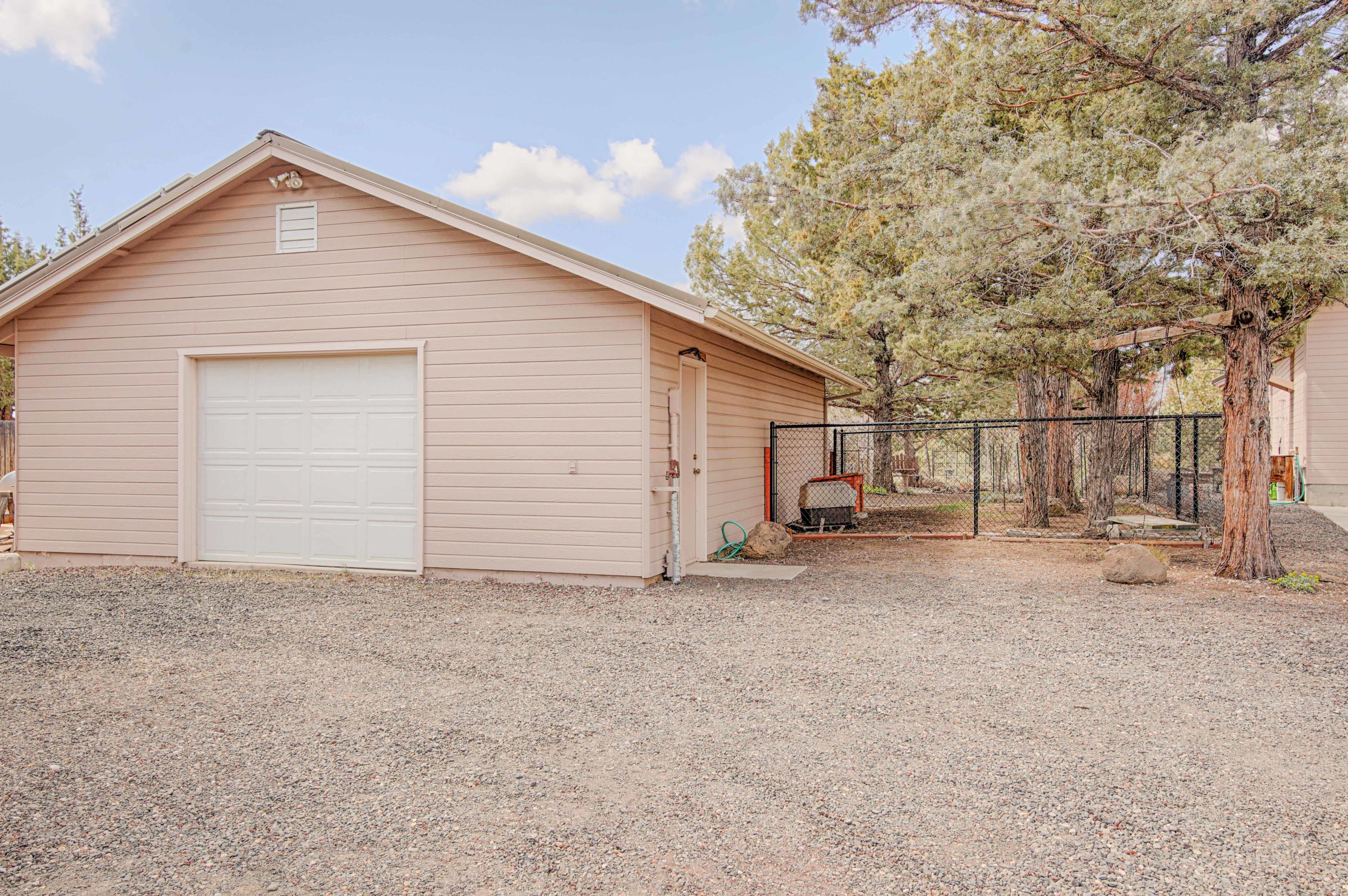 13898 Southwest Ridge Place Terrebonne, OR 97760 - Photo 28 of 38 13898 Ridge Place 25