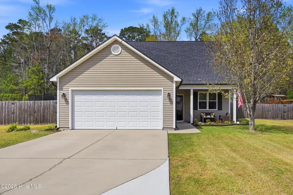 $395,000 | 120 Schoolview Drive, Rocky Point, NC 28457