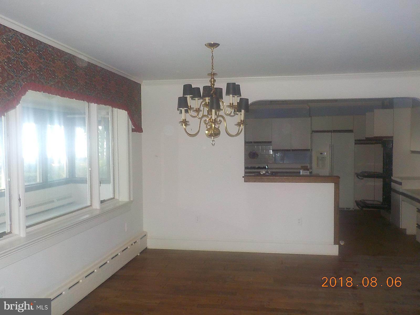 6043 Corners Wharf Road Cambridge, MD 21613 - Photo 4 of 26 Dining Room
