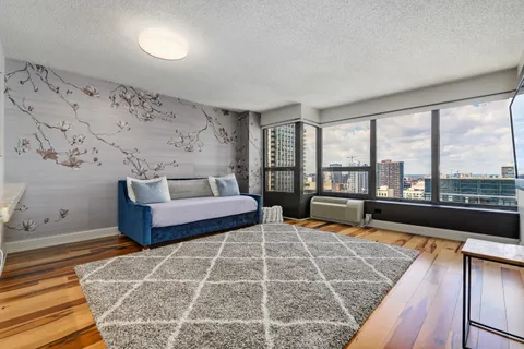$2,550 | 30 East Huron Street, Unit 3105, Chicago, IL 60611