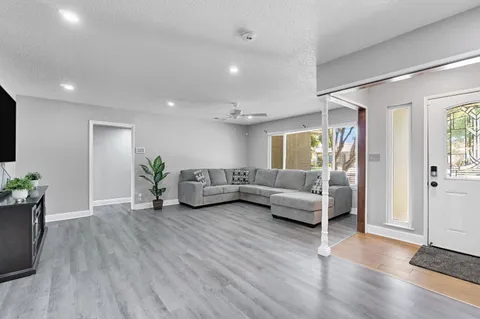$425,000 | 5761 North Callisch Avenue, Fresno, CA 93710