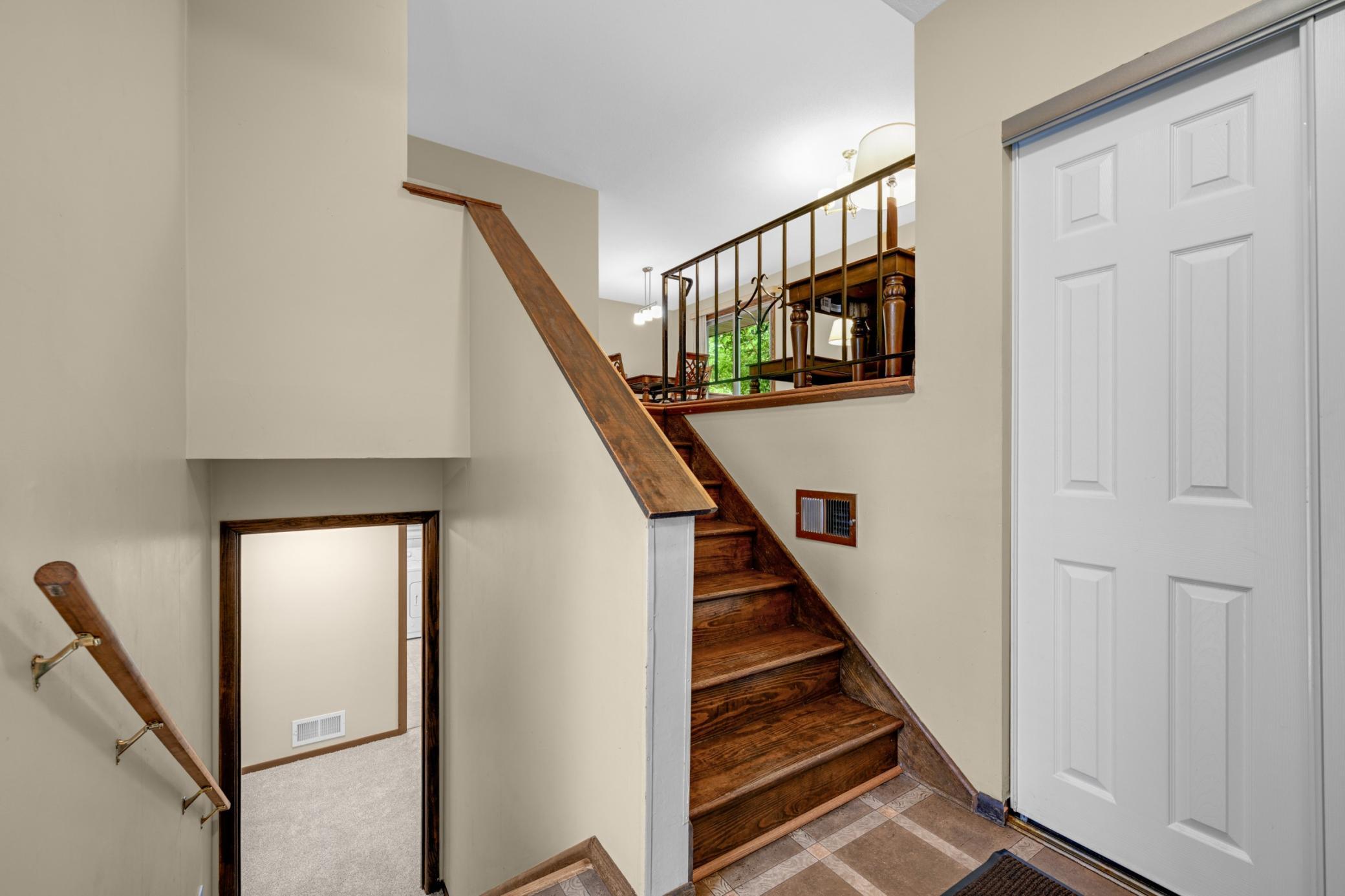1989 Foxridge Road St. Paul, MN 55119 - Photo 18 of 36 Gallery Image 18