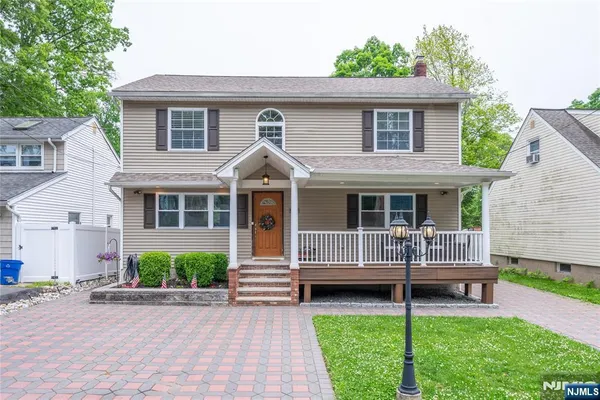 $779,000 | 136 Redwood Avenue, Wayne, NJ 07470