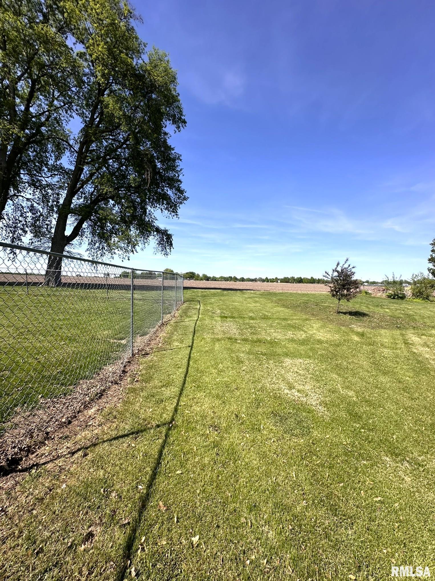 209 Brookview Drive Abingdon, IL 61410 - Photo 11 of 45