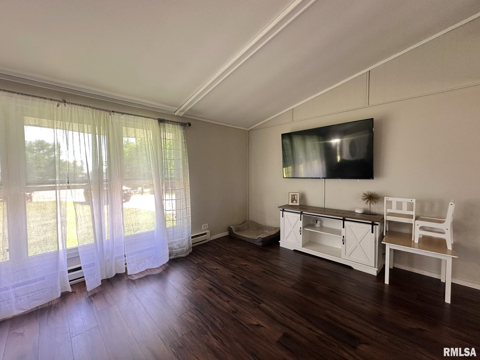 209 Brookview Drive Abingdon, IL 61410 - Photo 14 of 45