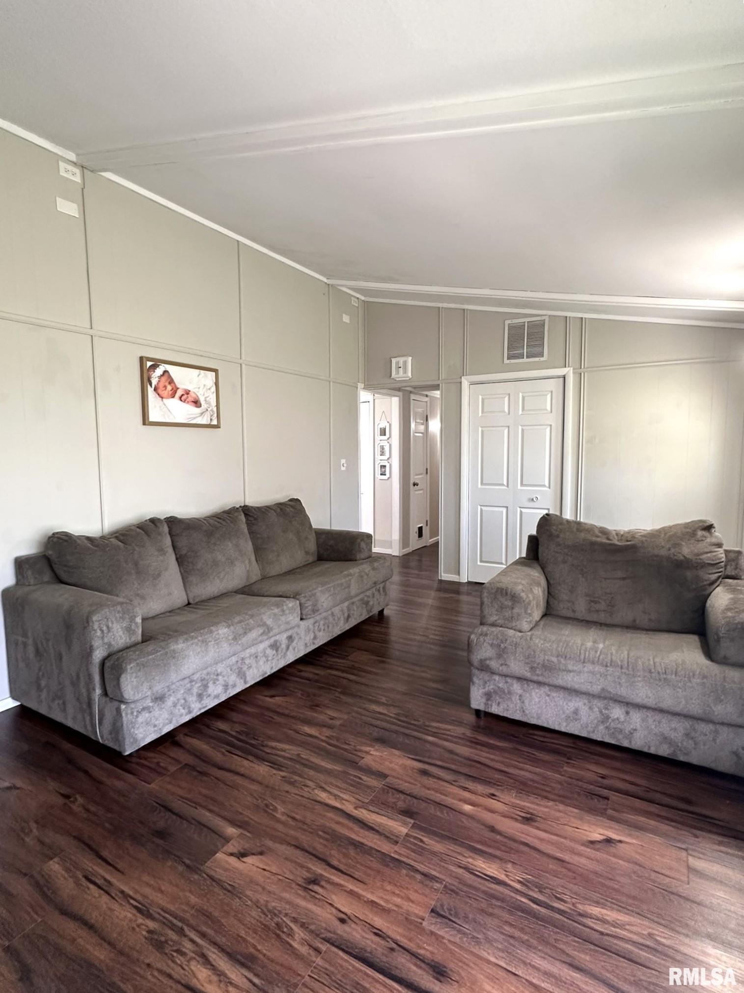 209 Brookview Drive Abingdon, IL 61410 - Photo 16 of 45