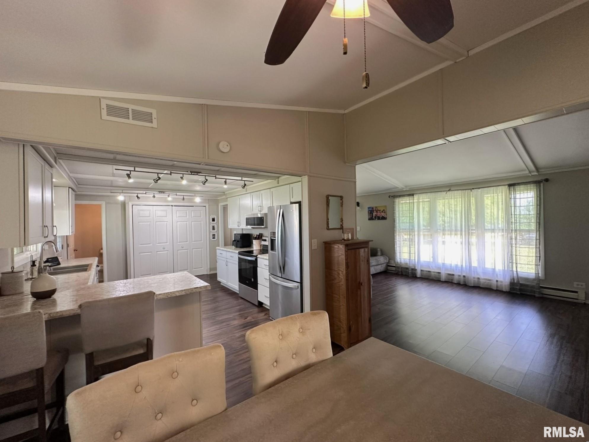 209 Brookview Drive Abingdon, IL 61410 - Photo 20 of 45