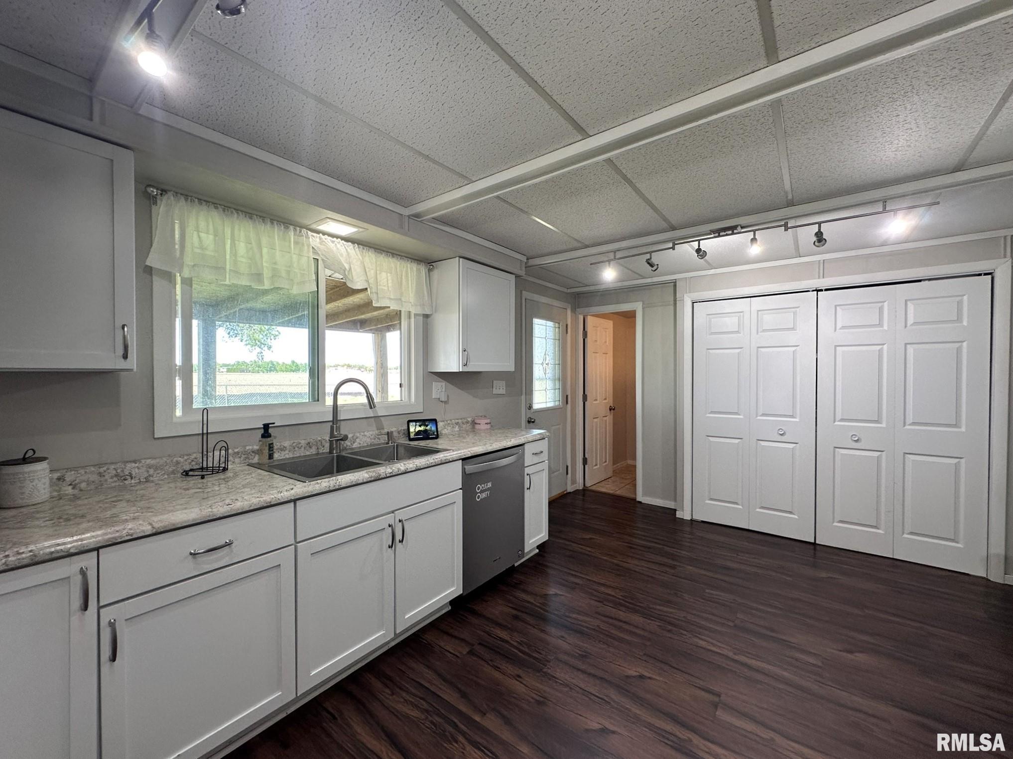 209 Brookview Drive Abingdon, IL 61410 - Photo 24 of 45