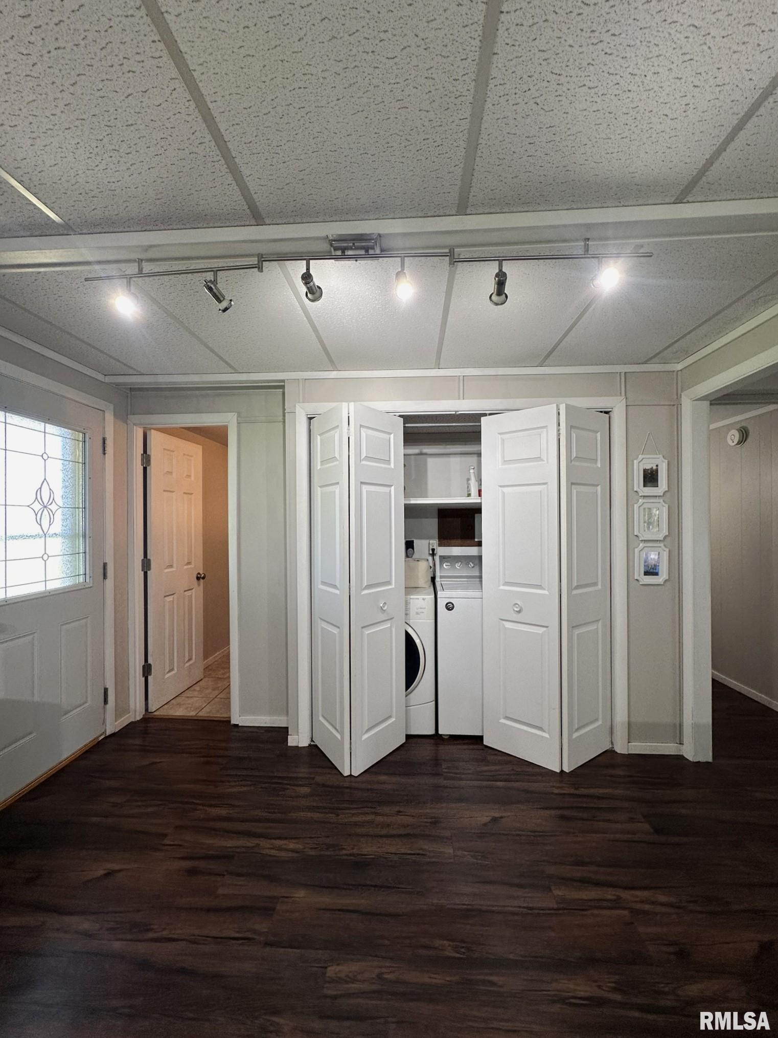 209 Brookview Drive Abingdon, IL 61410 - Photo 25 of 45