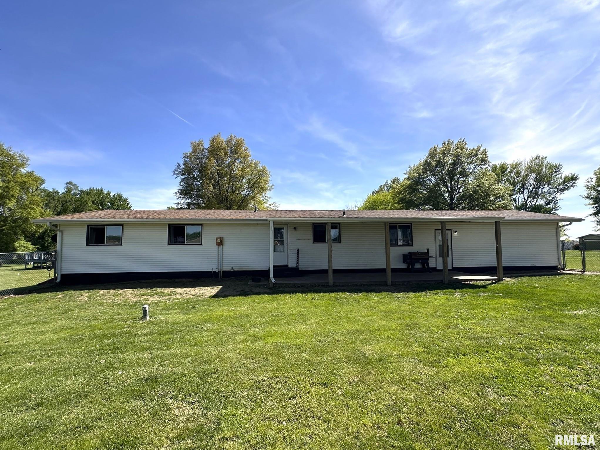 209 Brookview Drive Abingdon, IL 61410 - Photo 5 of 45