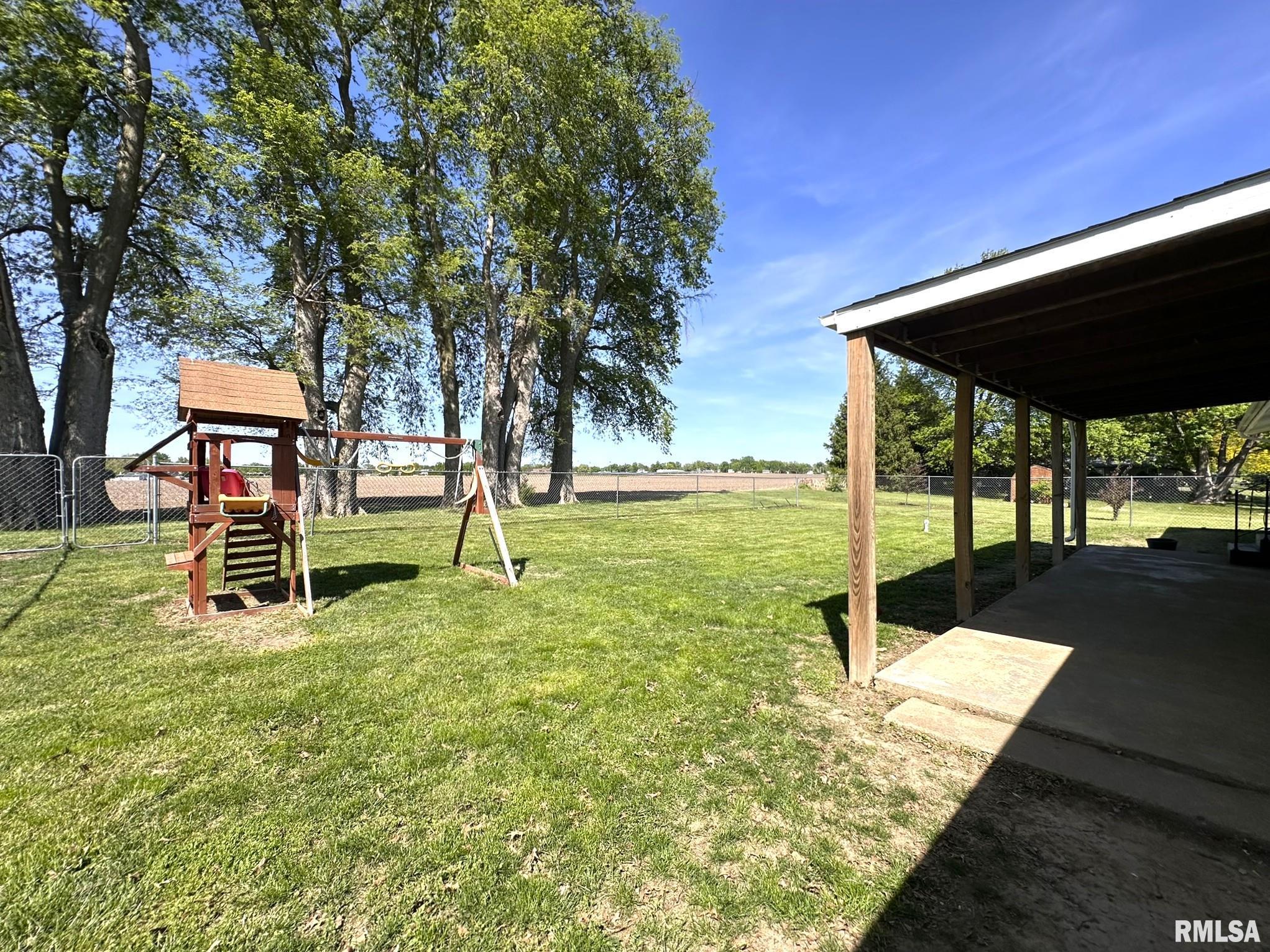 209 Brookview Drive Abingdon, IL 61410 - Photo 6 of 45