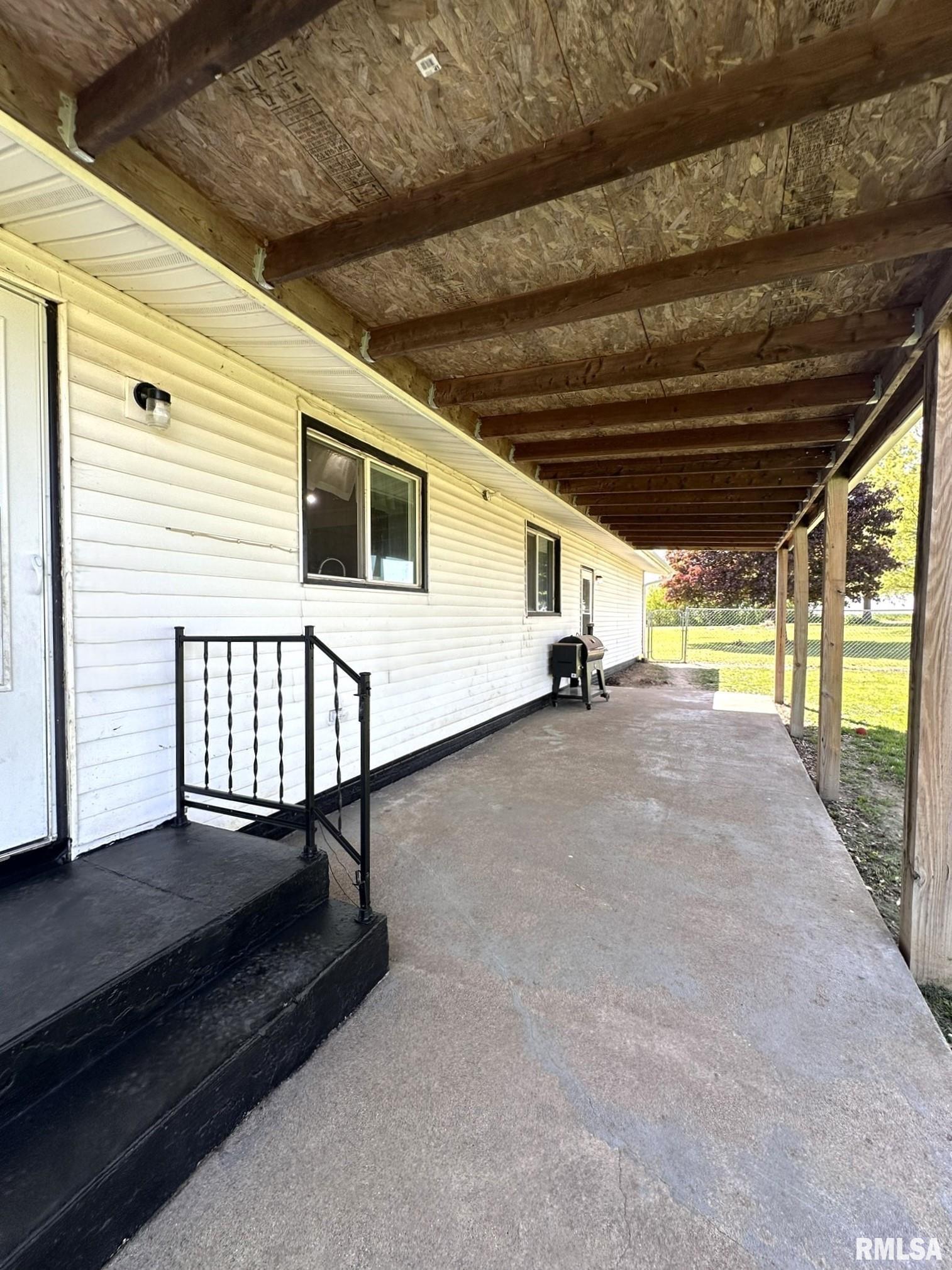 209 Brookview Drive Abingdon, IL 61410 - Photo 7 of 45